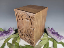 Load image into Gallery viewer, Octopus Cremation Urn