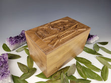 Load image into Gallery viewer, Hunter Cremation Urn