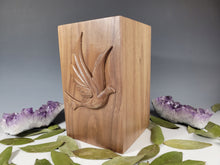 Load image into Gallery viewer, Dove Cremation Urn