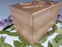 Load image into Gallery viewer, Dove Cremation Urn