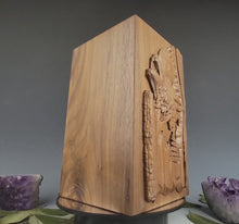 Load and play video in Gallery viewer, Howling Wolf Cremation Urn