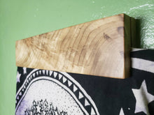 Load image into Gallery viewer, Quilt hanger