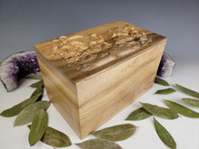 Load image into Gallery viewer, Swan Couple Cremation Urn
